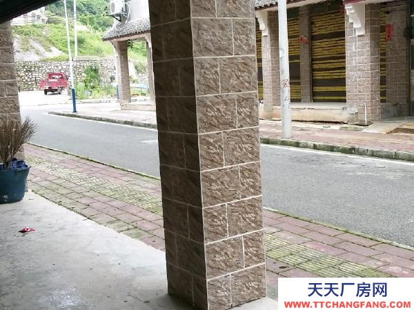 (出租) 门面位于豆腐桥安置区篮球场旁17号，前后都通车，交通便利
