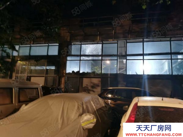 南京市建邺区南湖东路 长虹路 一楼仓库 大车可以进出