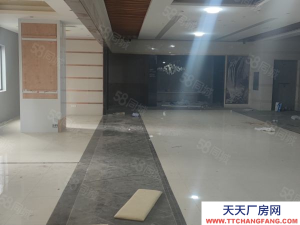 长沙市雨花区经开区一楼260平展示办公电商一体交通便利