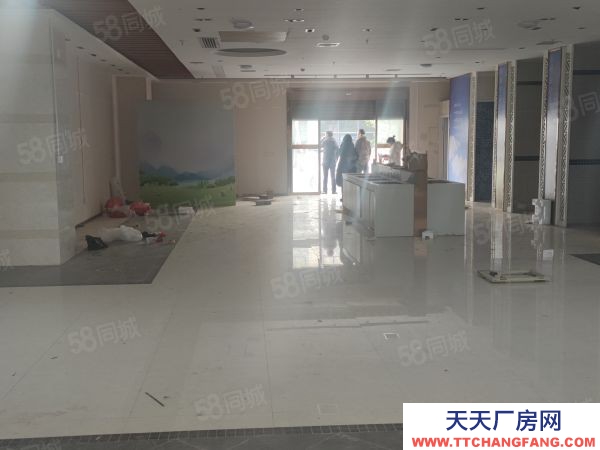 长沙市雨花区经开区一楼260平展示办公电商一体交通便利