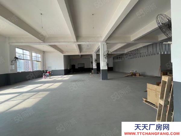 长沙市天心区 中意路，标准厂房出租售，可做仓库展厅办公