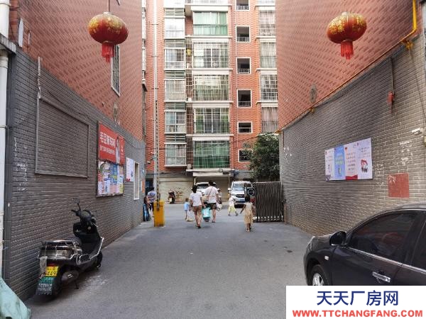 衡阳市蒸湘区  此仓库位于小区核心位置小区物业服务周全而且存放物资安全