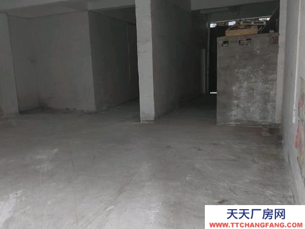 衡阳市耒阳区  金华南路附近，两个车库110个平方，可做仓库