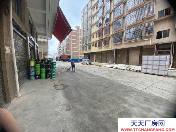 邵阳市邵东县 湘西南物流园 马路宽。收发物流方便 没有交通管制