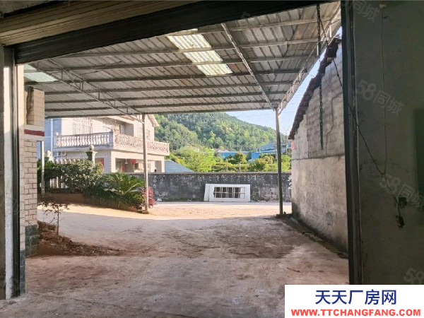 怀化市鹤城区  河西凤坪村  一楼厂房二楼住房