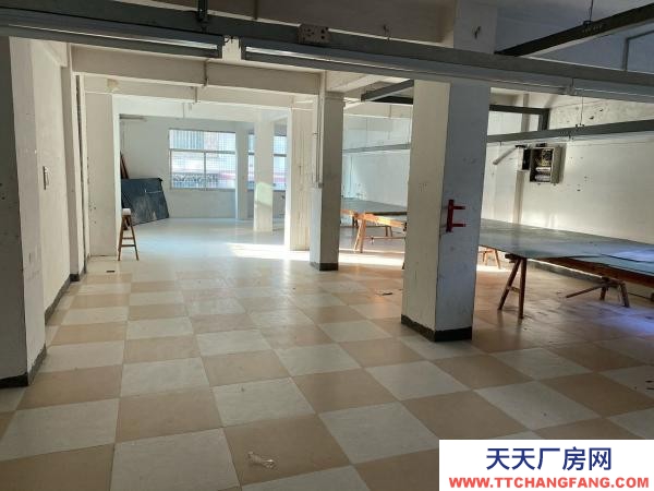 福州市永泰机加工厂房 一层停车场很大，二层大约600平米，三层至六层以上部分出租，