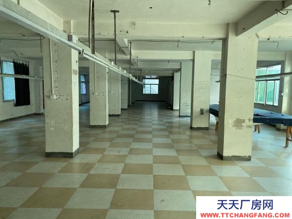 福州市永泰机加工厂房 一层停车场很大，二层大约600平米，三层至六层以上部分出租，