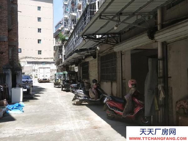 赣州市于都物资仓库  丽都豪苑小区，门口老国光超市，后面小商品市场，车辆出入方便